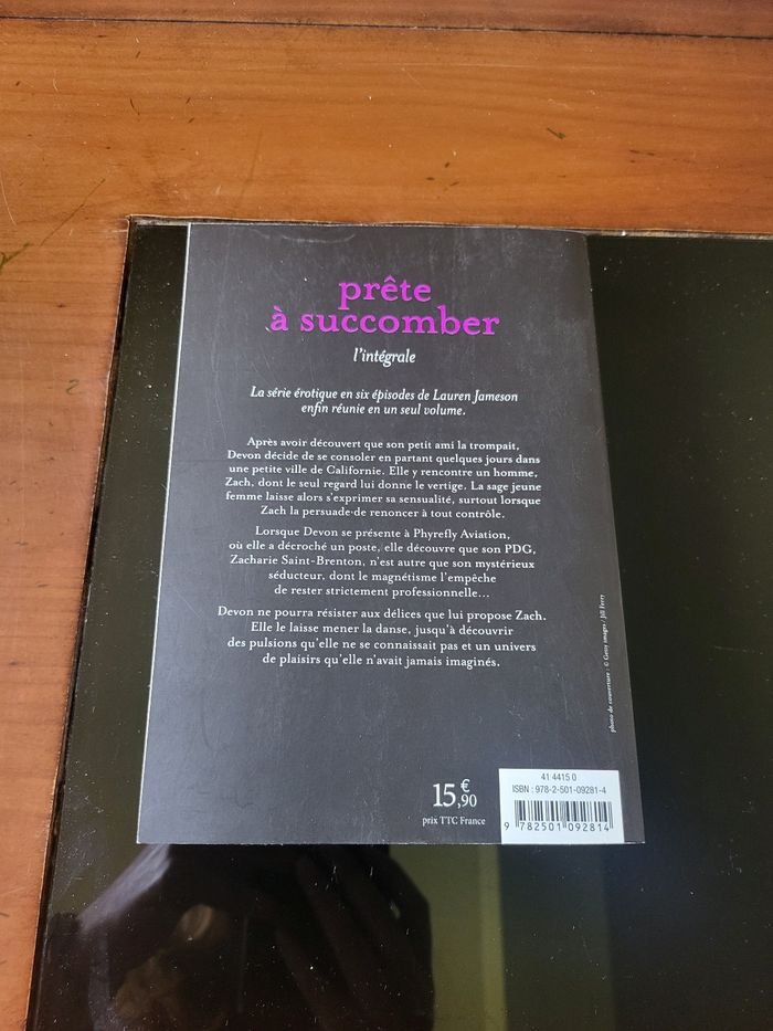 Livre prête à succomber - photo numéro 3