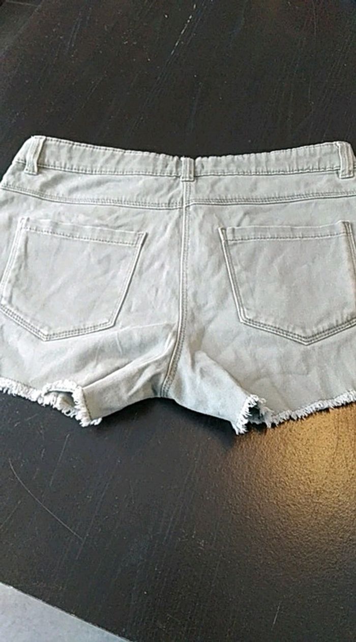 Short fille - photo numéro 2
