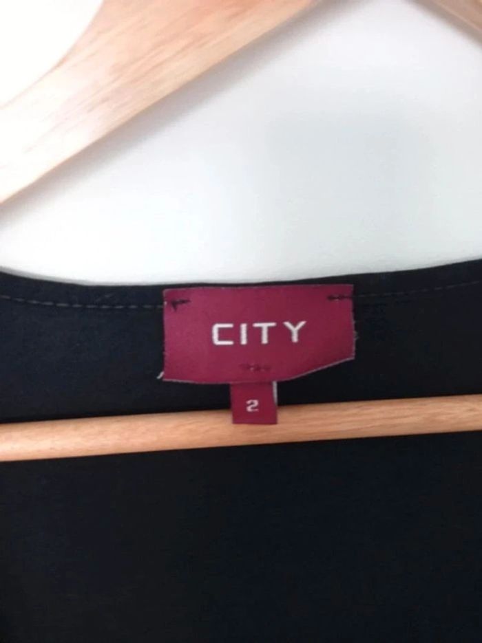 Robe noire City taille 2 - photo numéro 3