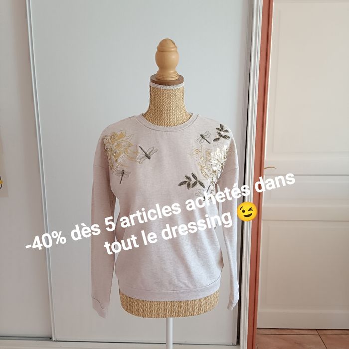 Kiabi haut brodé crème et doré
