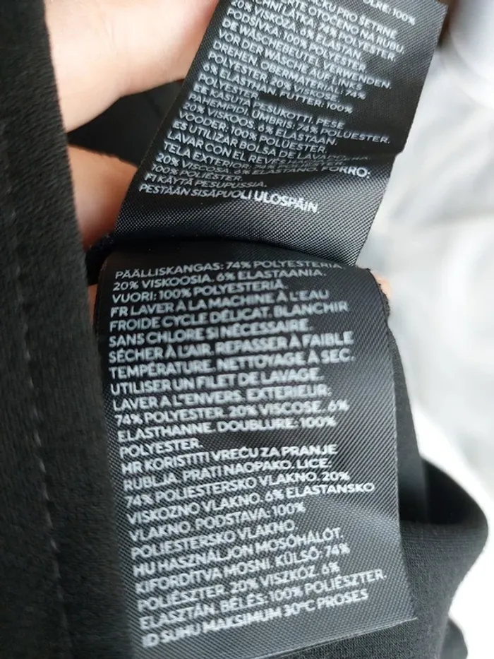 Robe Fête et cocktail H&M – 38 – Noir – État : Excellent - photo numéro 6