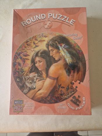 Puzzle 500 pièces rond. Neuf. Master pieces.  Dd1131.