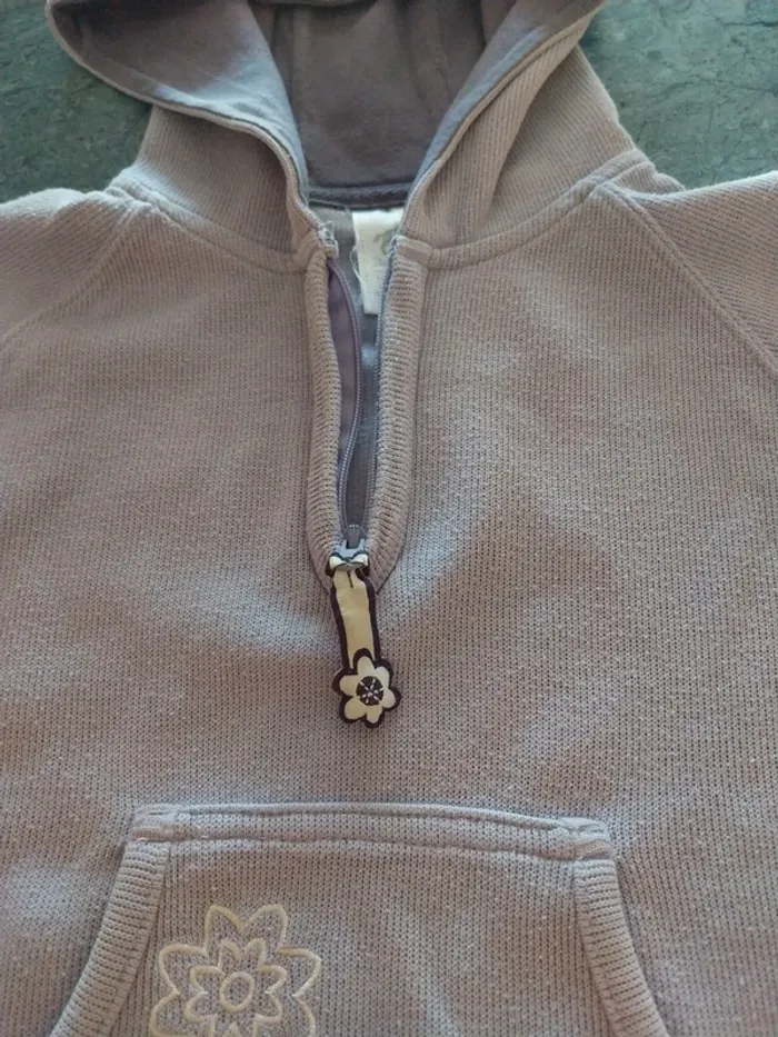 Pull à capuche T.5 ans - photo numéro 3
