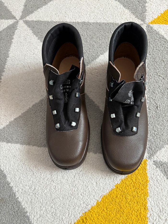 Chaussures de sécurité Jallatte Taille 43 - photo numéro 2