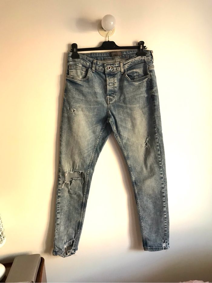 Jean Zara Man à trous taille 42