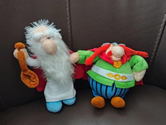 Petite peluche collection Astérix et Obélix le druide et le chef