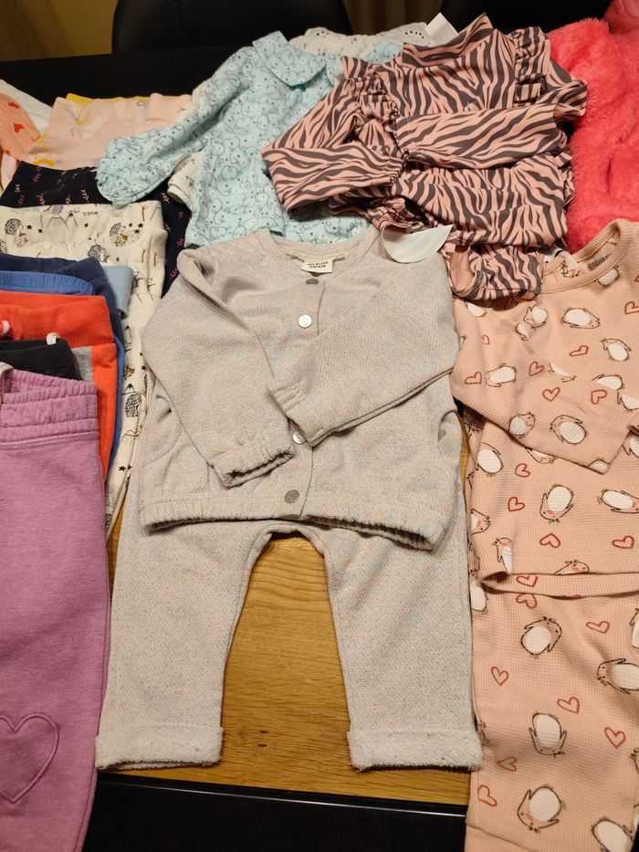 Lot de vêtements pour bébé age 12 mois - photo numéro 3