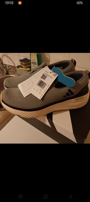 Baskets adidas cloudfoam neuves dans sa boîte Pointure 40 et demi