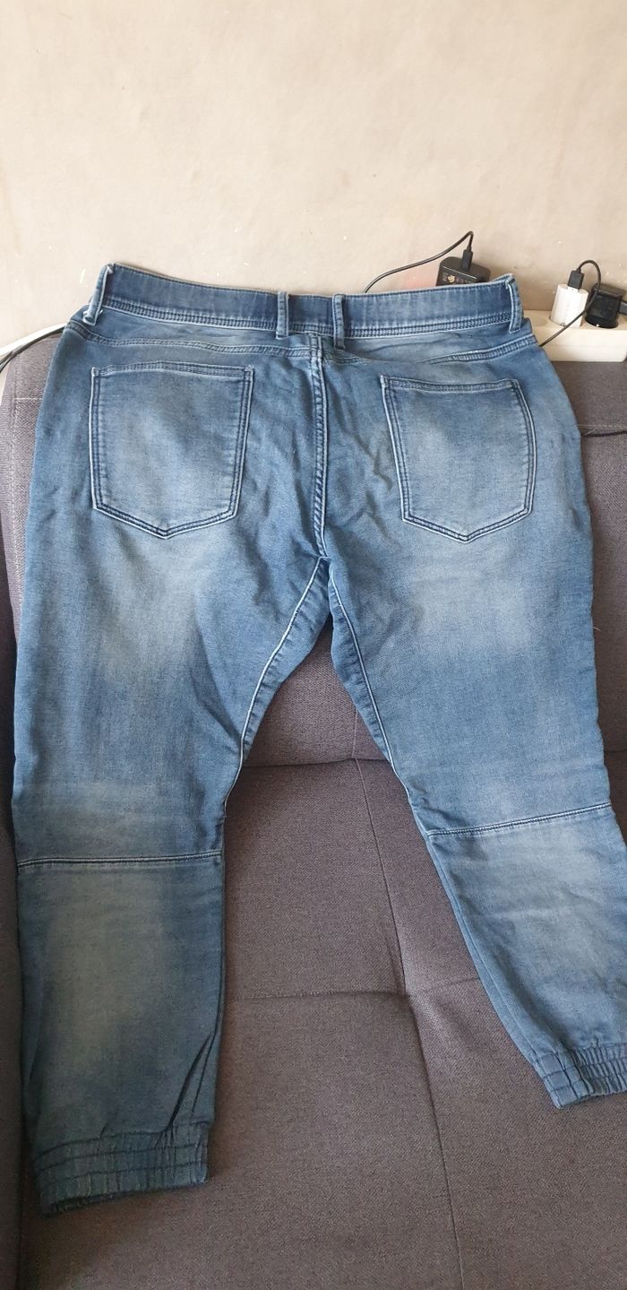 Jean bleu C&A  XL - photo numéro 3