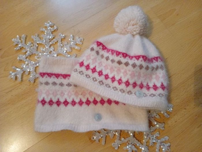 Bonnet et tour de cou