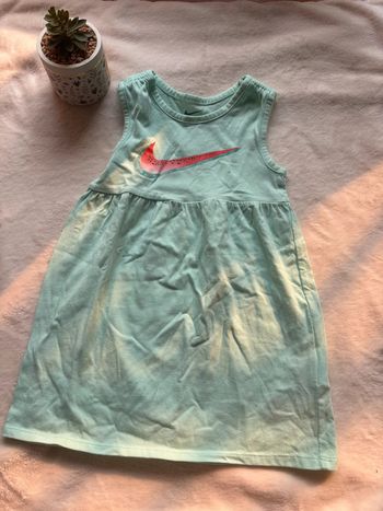 Robe Nike