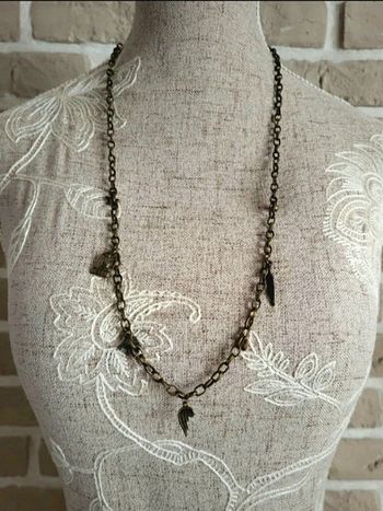 Collier métal vieilli avec petites breloques