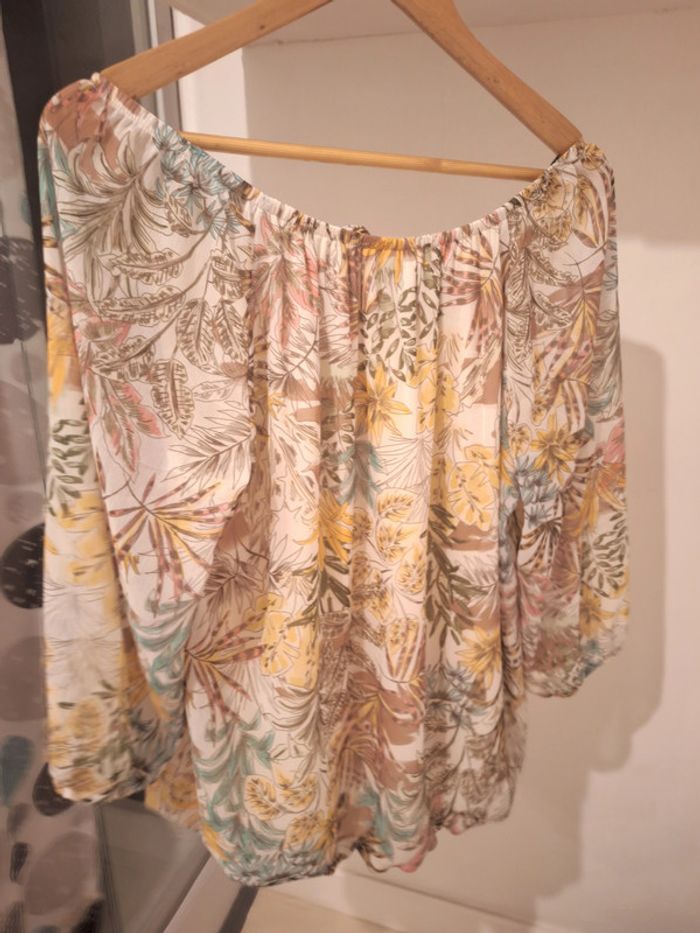 Joli haut type blouse fleuri couleurs pastelles taille 46 - photo numéro 5