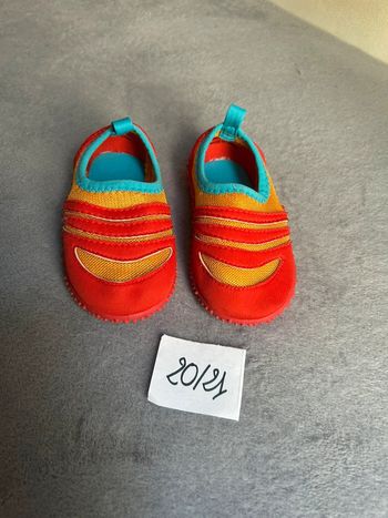 Chaussures d’eau pour l’été  pour enfant  Taille 20/21 neuve
