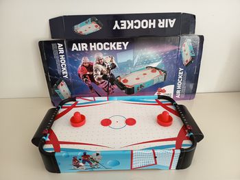 Table air hockey