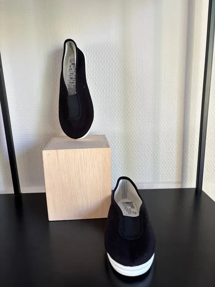 Chaussons de gym - taille 28 - Domyos - Neufs - photo numéro 2