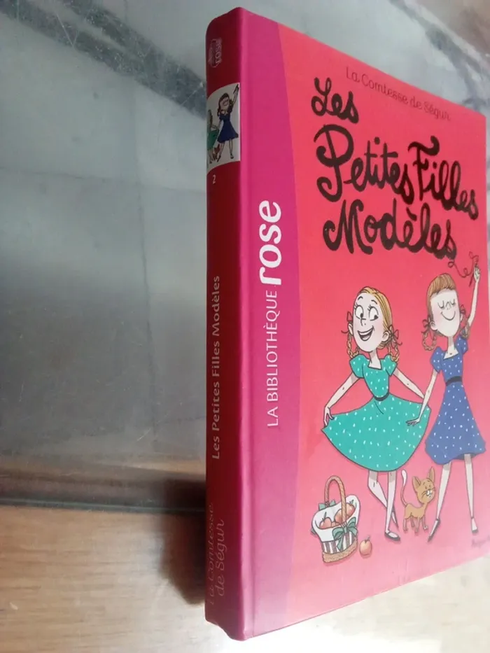 Livre les petites filles modèles - photo numéro 4