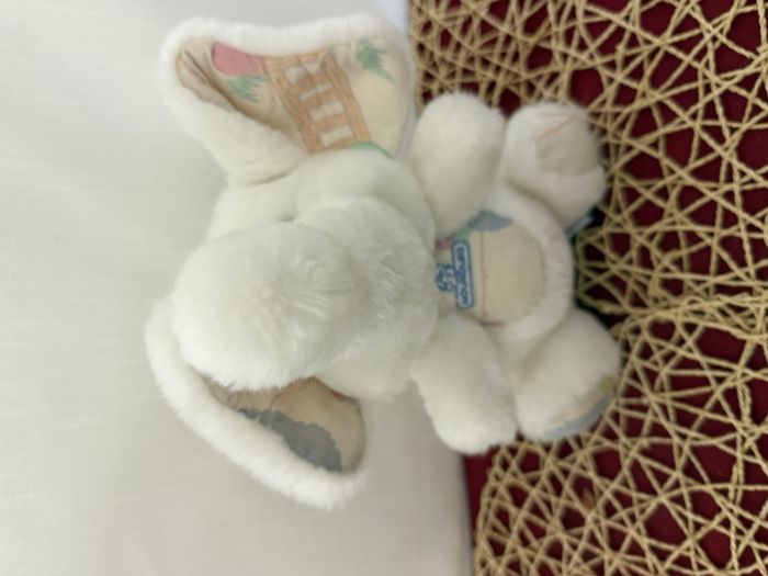peluche elephant nounours blanc tissus decoré doudou elephant assis