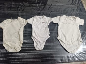 👕Lot de 3 bodys manches courtes 1 mois