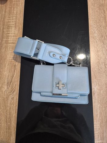 Sac bandoulière bleu Lena situation