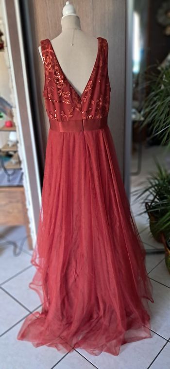 Robe de soirée couleur ocre 