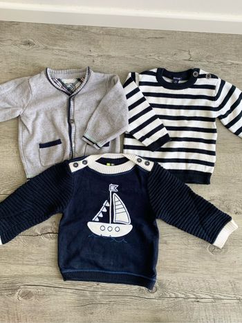 Lot de 3 pulls / gilet 6 mois