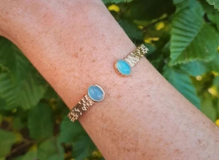 Bracelet Jonc plaqué or et agate bleue lithothérapie