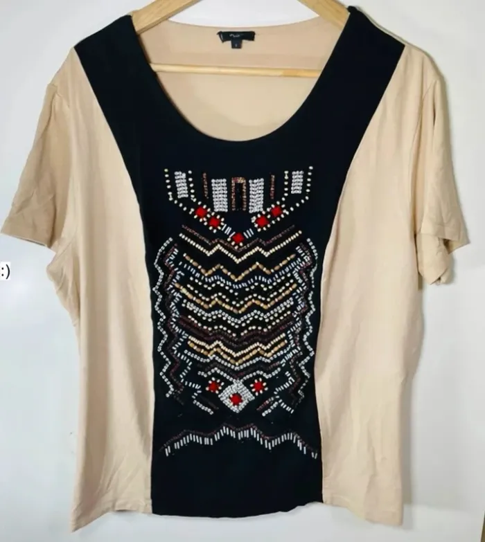 T shirt femme perlé taille 44 / un jour ailleurs