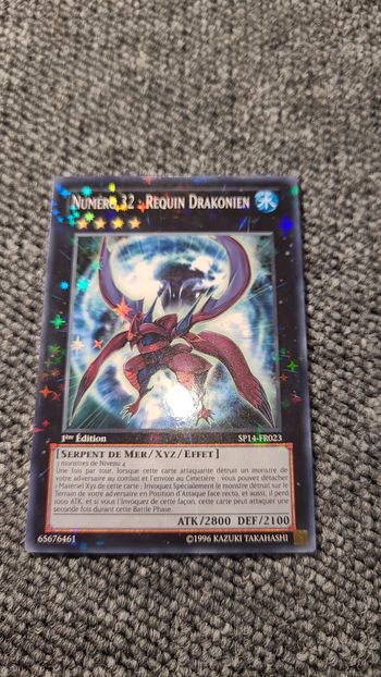 Carte Yu gi oh  - Numéro 32 : Requin draconien - 1996 Starfoil rare