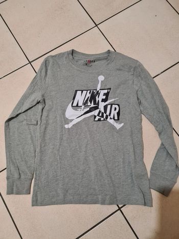 Tee shirt neuf Jordan 12 13 ans