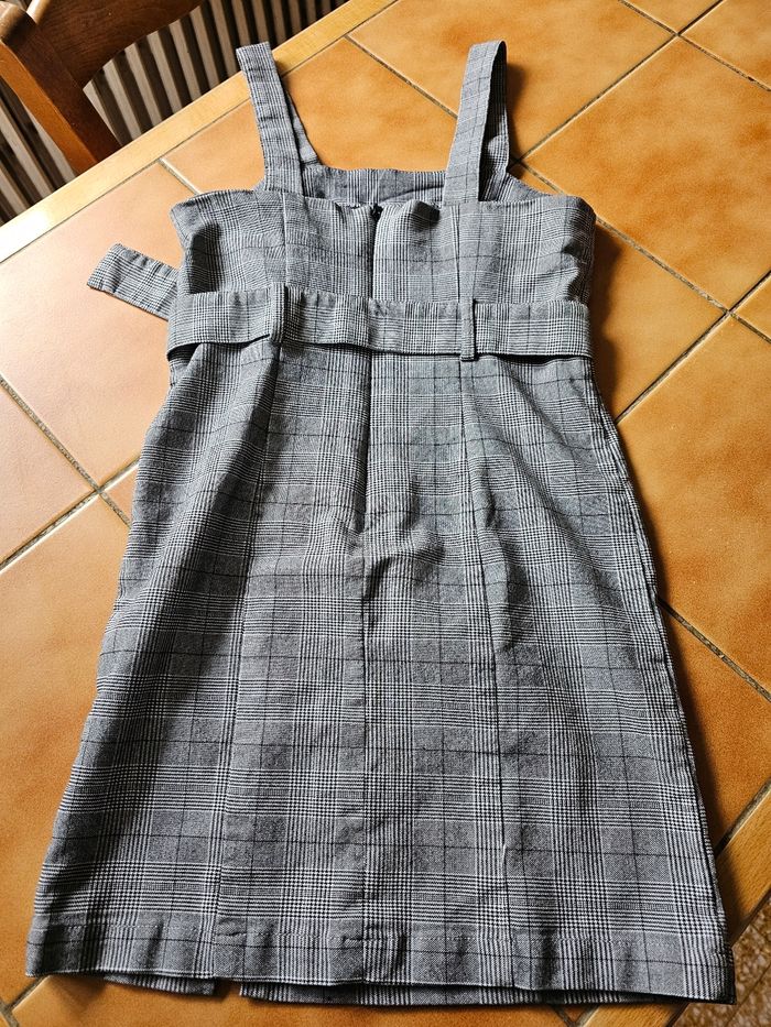 Robe droite courte - photo numéro 2