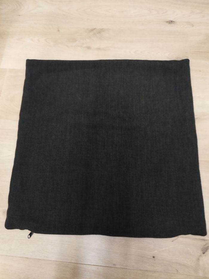 taie d'oreiller en coton de couleur noire. - photo numéro 2