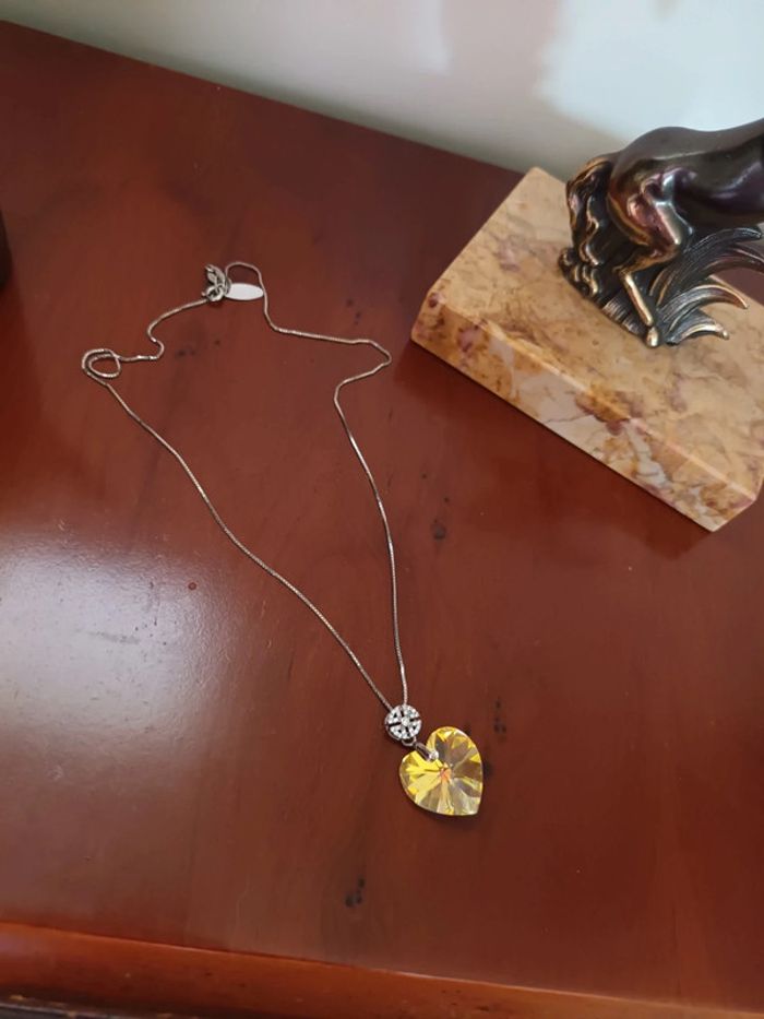 Collier Joaillerie avec cœur jaune et brillant
