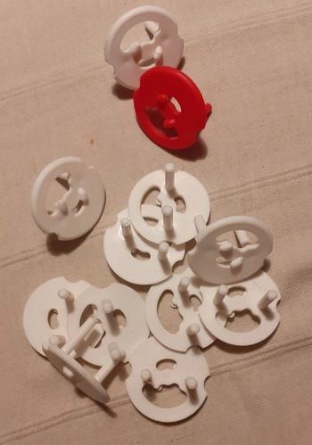 Lot 12 protections prises electriques