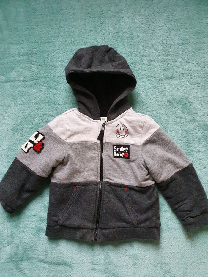 Tres jolie veste 23 mois