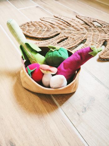 🍅Dinette panier/corbeille marron avec divers aliments légumes en tissu- peluche