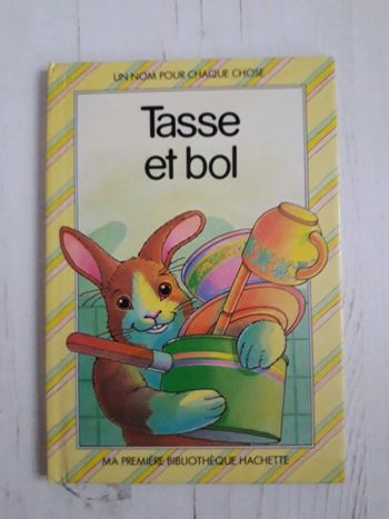 Livre Tasse et bol de Hachette