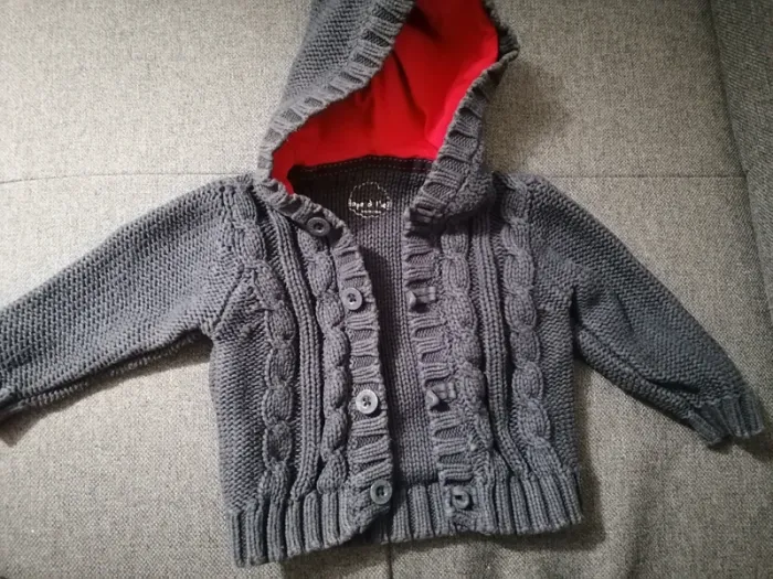 Pull/veste 3 mois - photo numéro 2