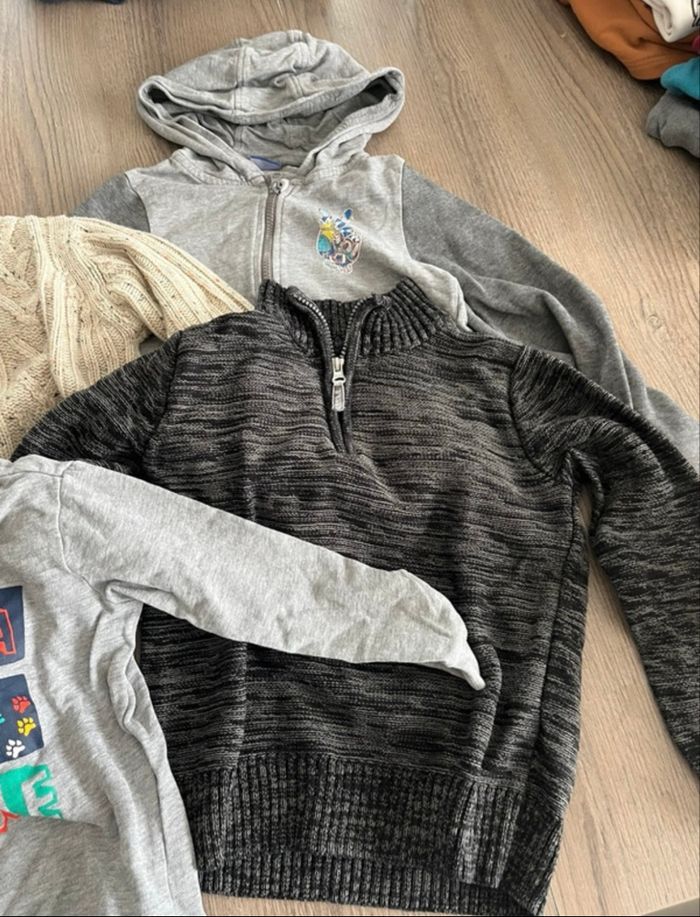 Lot 4 pulls taille 5 ans - photo numéro 3