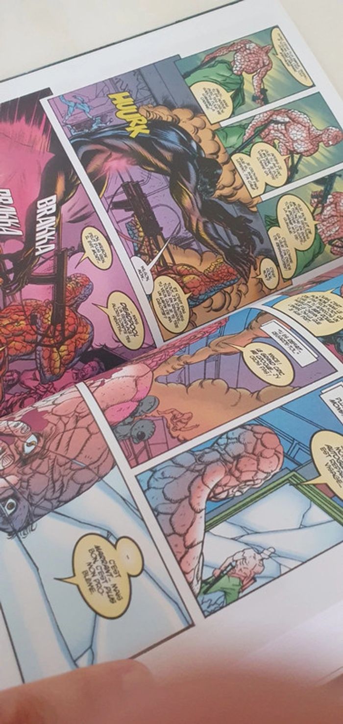 Livre bd deadpool toute la ville en parle - photo numéro 3