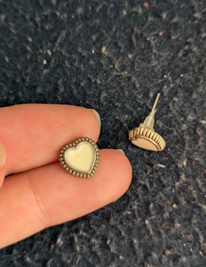 Puces d'oreilles coeurs