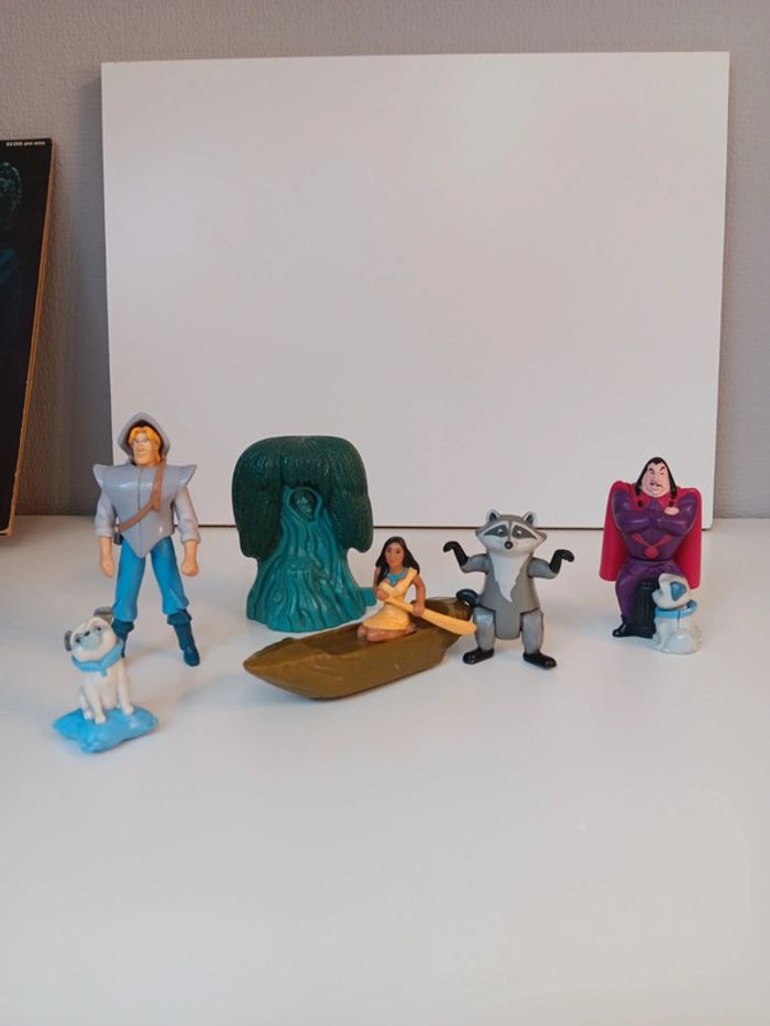 Lot grande figurines Disney vintage Pocahontas taille 12cm pour la plus grande