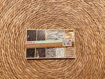 Lot de petites pinces décoratives