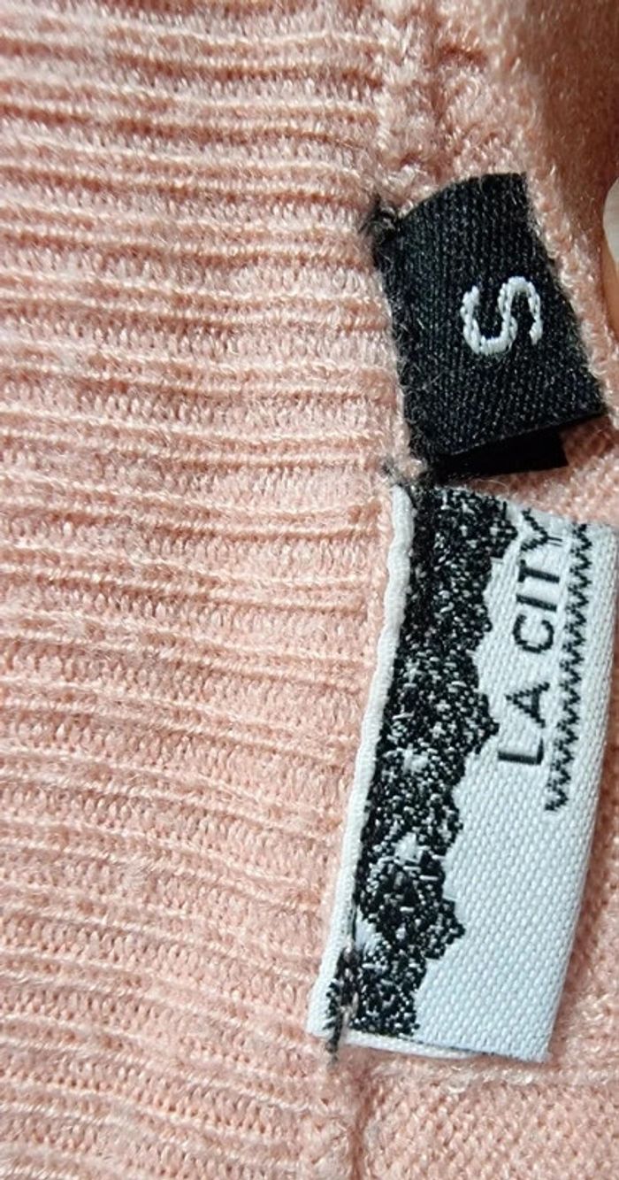 Pull rose col V - photo numéro 3
