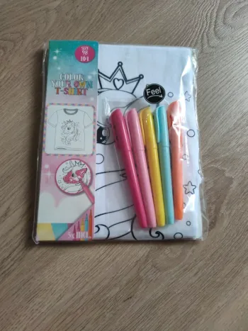 T-shirt fille coloriable neuf
