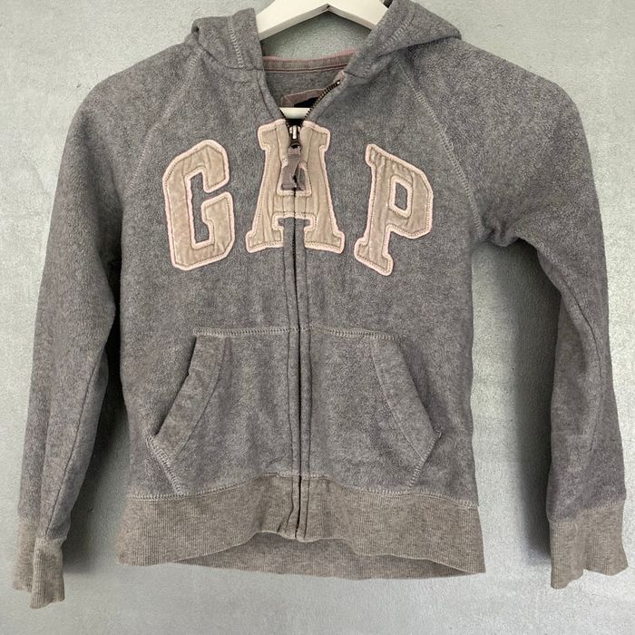Gilet zippé GAP en polaire avec capuche gris et rose taille 8 - 9 ans