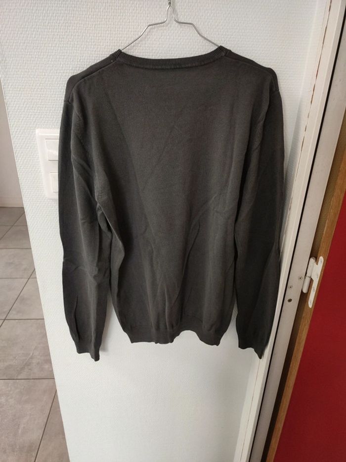Pull léger col v - photo numéro 4