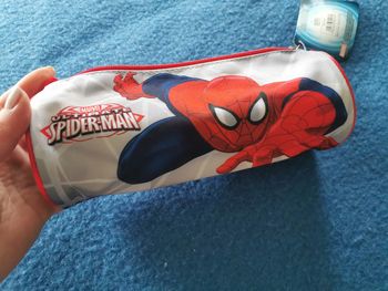 Trousse à stylos et crayons Spiderman Marvel
