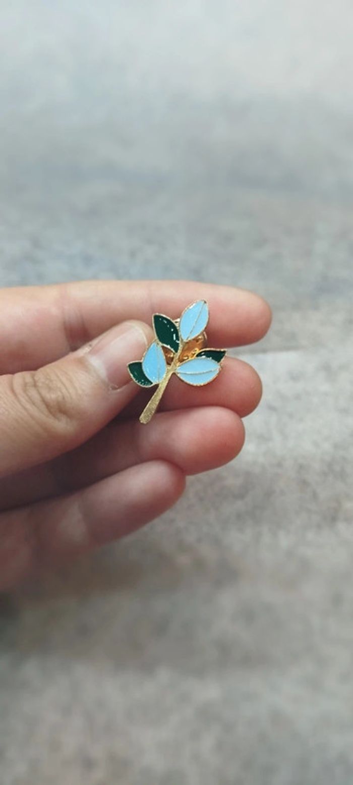 🍄 pin's branche de laurier - photo numéro 2