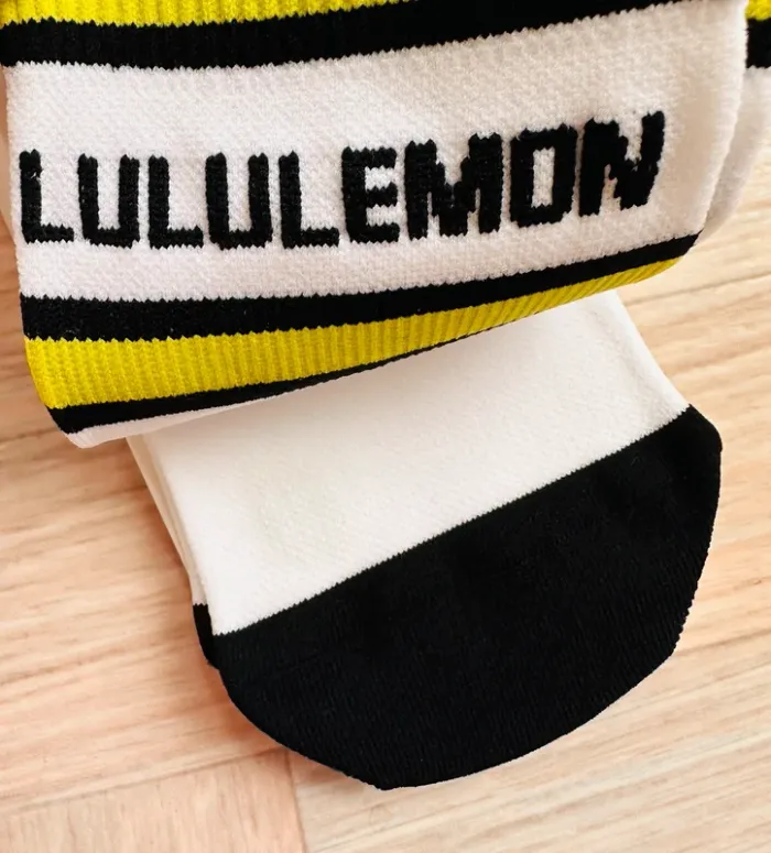 🧦Lot 2 paires chaussettes Lululemon – modèle Tale to Tell – taille S/M - photo numéro 5
